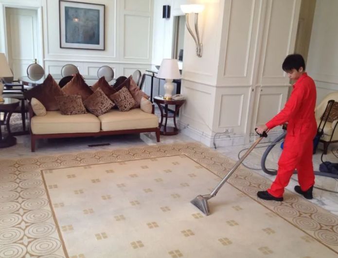 تنظيف الأرضيات والسجاد
